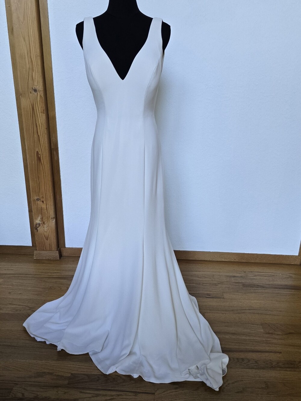 Allure Romance 3101 Minimalist Stretch Crepe Trumpet Wedding Dress - Sz 12 (Fits